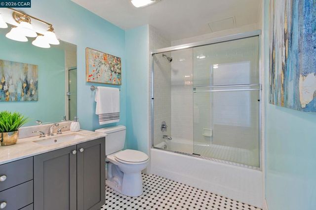 4395 Piedmont Ave P208, Oakland, CA 94611