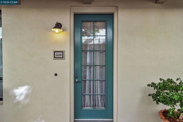 4395 Piedmont Ave P208, Oakland, CA 94611