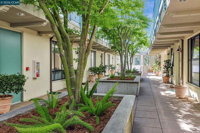 4395 Piedmont Ave P208, Oakland, CA 94611