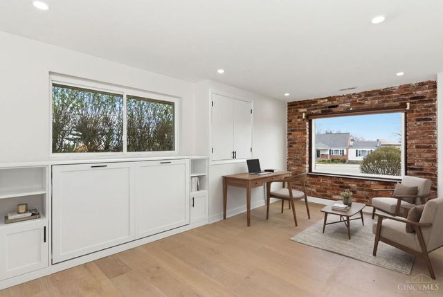 867 E Columbia Avenue, Reading, OH 45215