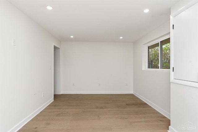 867 E Columbia Avenue, Reading, OH 45215