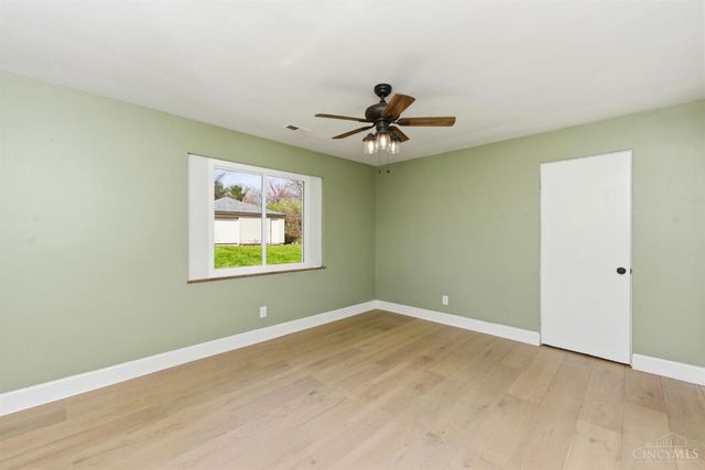 867 E Columbia Avenue, Reading, OH 45215