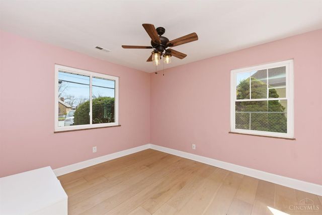 867 E Columbia Avenue, Reading, OH 45215