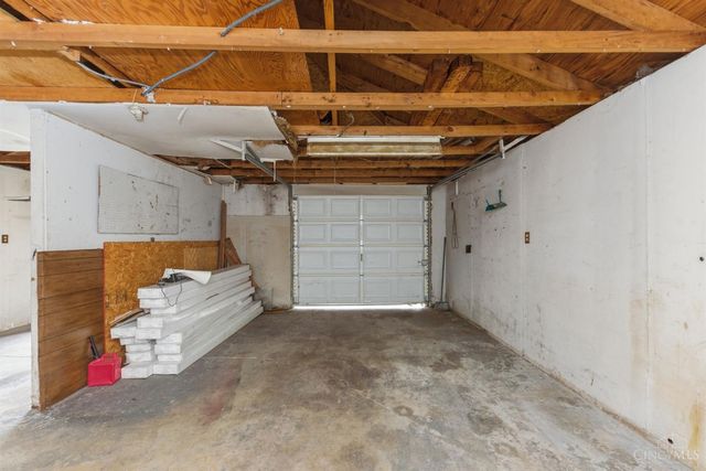 867 E Columbia Avenue, Reading, OH 45215