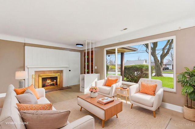 867 E Columbia Avenue, Reading, OH 45215