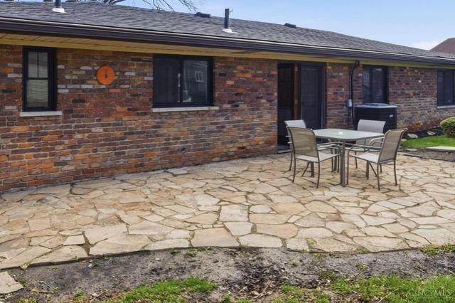 867 E Columbia Avenue, Reading, OH 45215