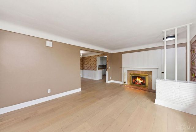 867 E Columbia Avenue, Reading, OH 45215