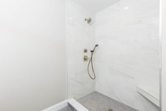 29 Ireland Place, West Babylon, NY 11704