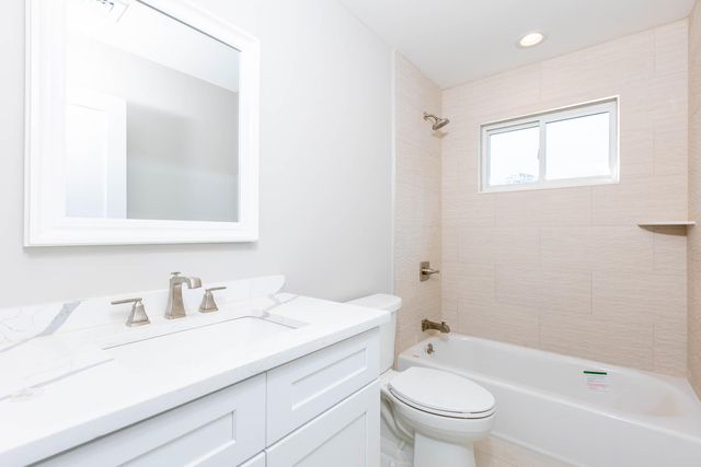 29 Ireland Place, West Babylon, NY 11704