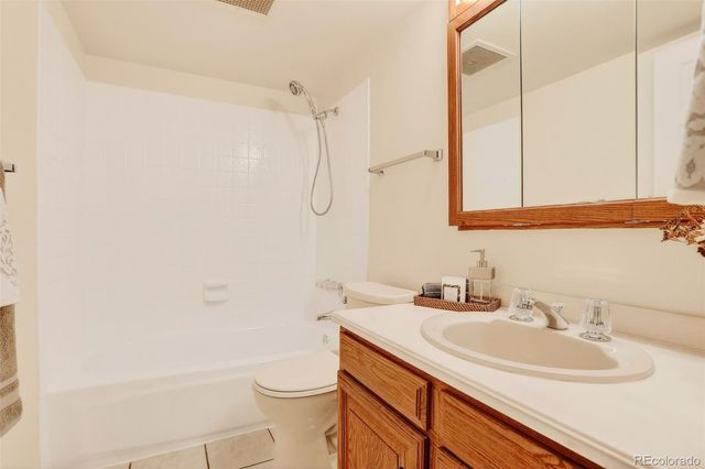 7000 E Quincy Avenue 302, Denver, CO 80237