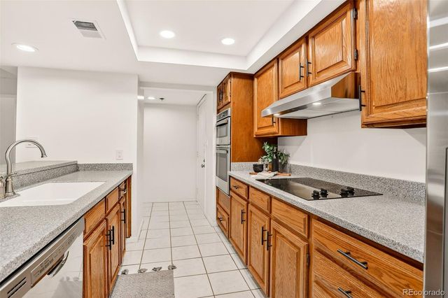 7000 E Quincy Avenue 302, Denver, CO 80237