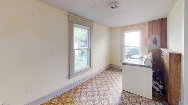 250 Lee ST, Hampton, VA 23669