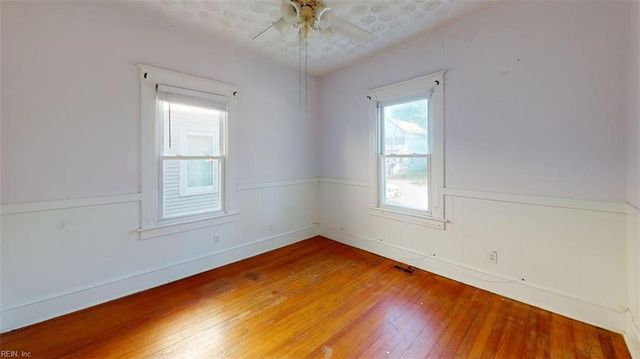 250 Lee ST, Hampton, VA 23669