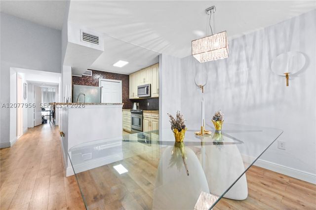 2662 NW 33rd St 2508, Oakland Park, FL 33309