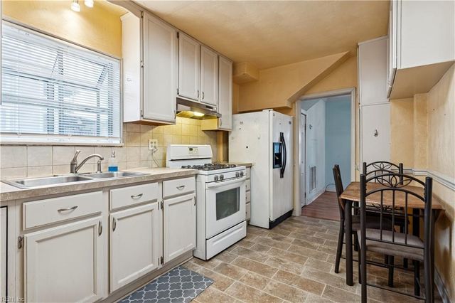 569 W Ocean View AVE, Norfolk, VA 23503