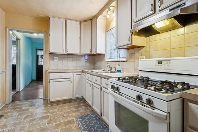 569 W Ocean View AVE, Norfolk, VA 23503