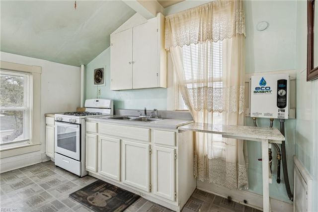 569 W Ocean View AVE, Norfolk, VA 23503