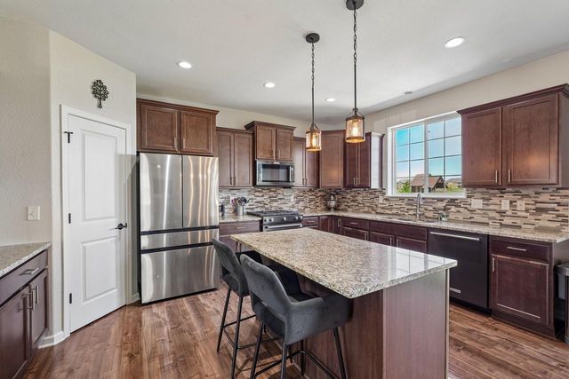 1842 Windrush DRIVE, Grafton, WI 53024