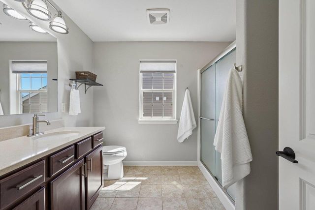 1842 Windrush DRIVE, Grafton, WI 53024