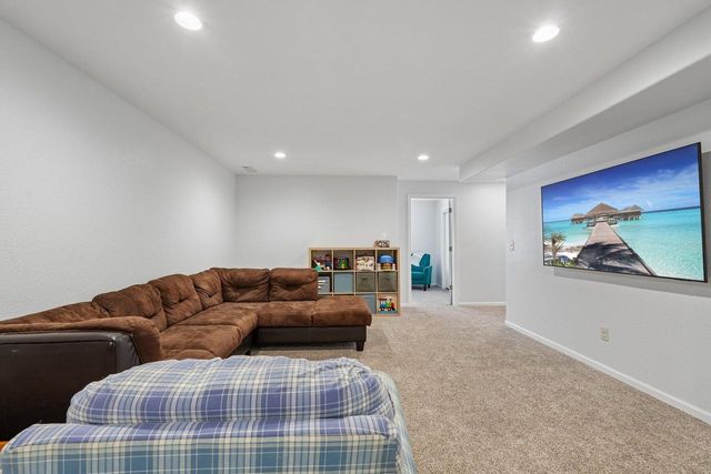 1842 Windrush DRIVE, Grafton, WI 53024