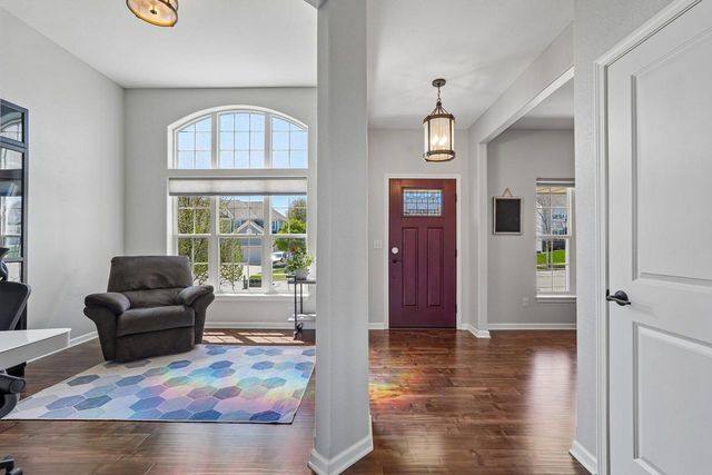 1842 Windrush DRIVE, Grafton, WI 53024