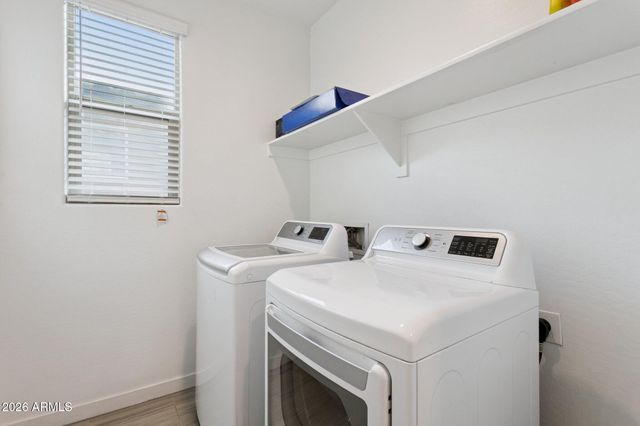 2566 W Huntington Drive, Phoenix, AZ 85041