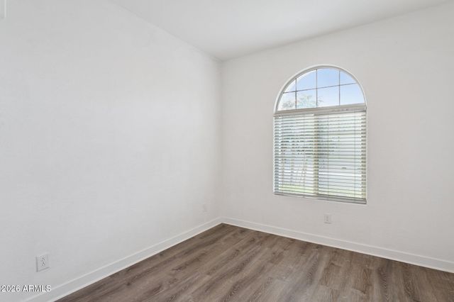 2566 W Huntington Drive, Phoenix, AZ 85041