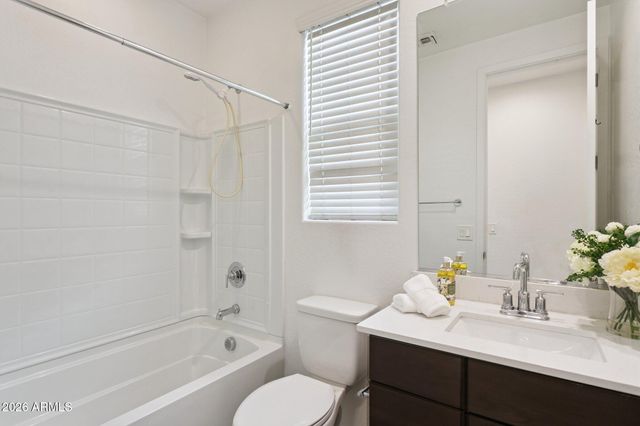 2566 W Huntington Drive, Phoenix, AZ 85041