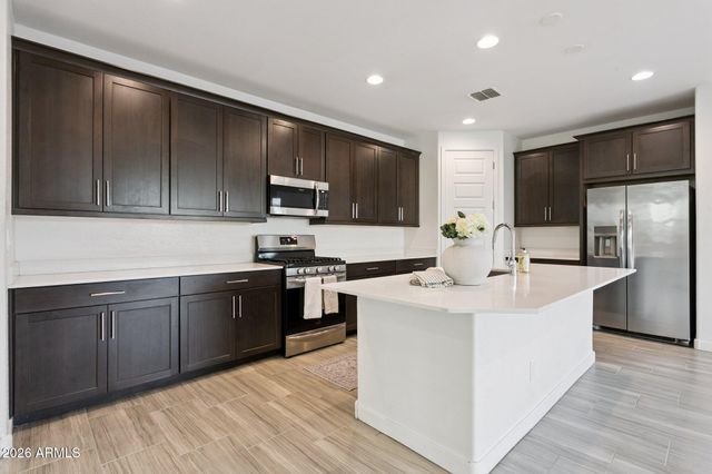 2566 W Huntington Drive, Phoenix, AZ 85041