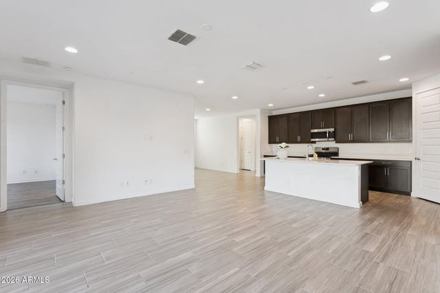 2566 W Huntington Drive, Phoenix, AZ 85041