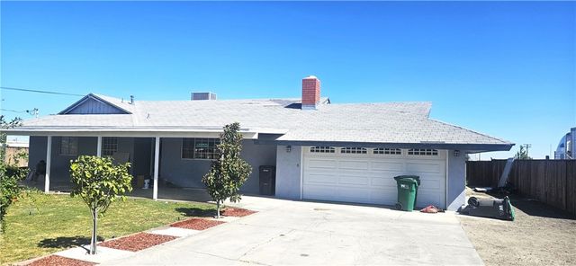 5661 E Avenue T, Palmdale, CA 93552