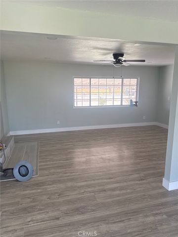 5661 E Avenue T, Palmdale, CA 93552