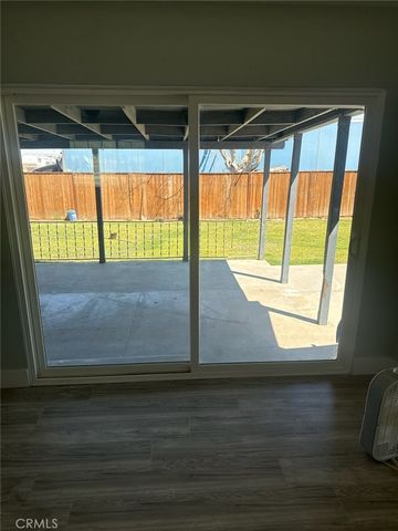 5661 E Avenue T, Palmdale, CA 93552