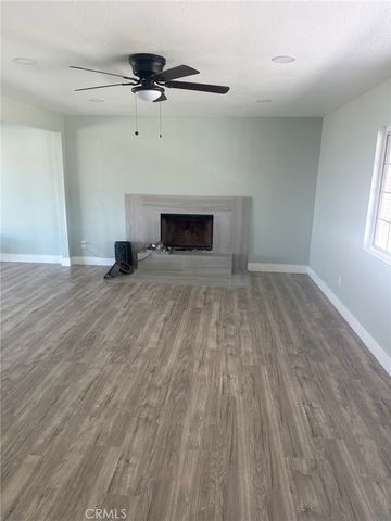 5661 E Avenue T, Palmdale, CA 93552