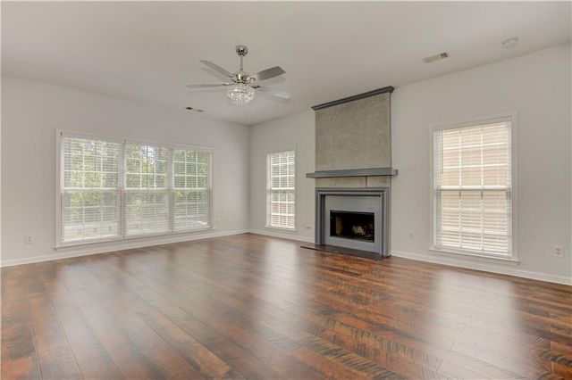 118 Wallnut Hall Circle, Woodstock, GA 30189