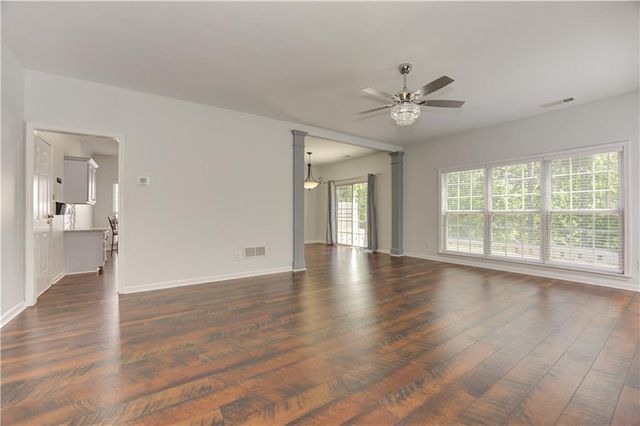 118 Wallnut Hall Circle, Woodstock, GA 30189