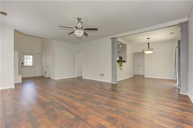118 Wallnut Hall Circle, Woodstock, GA 30189