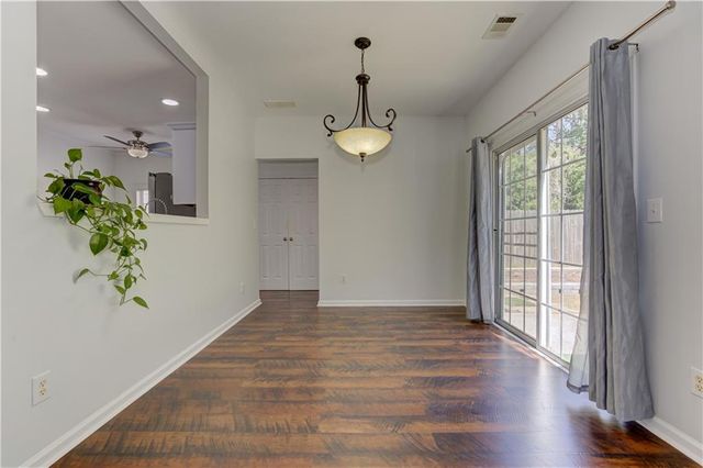 118 Wallnut Hall Circle, Woodstock, GA 30189