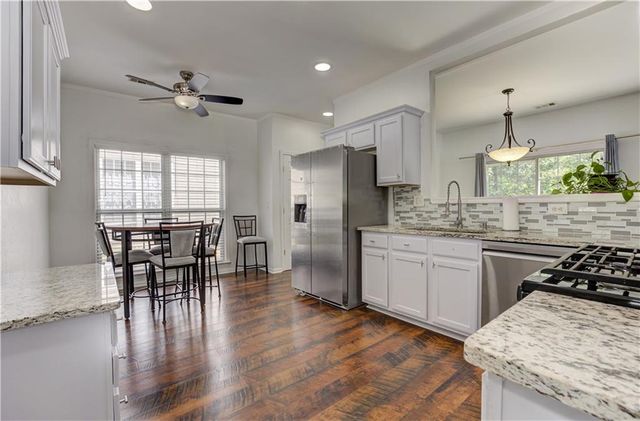 118 Wallnut Hall Circle, Woodstock, GA 30189