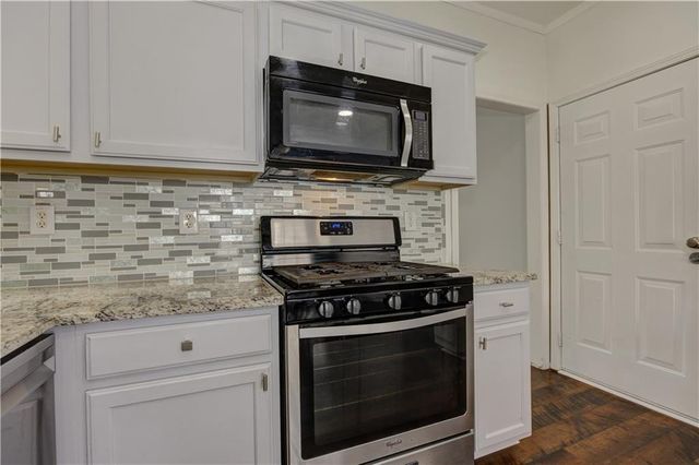 118 Wallnut Hall Circle, Woodstock, GA 30189