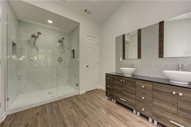 118 Wallnut Hall Circle, Woodstock, GA 30189