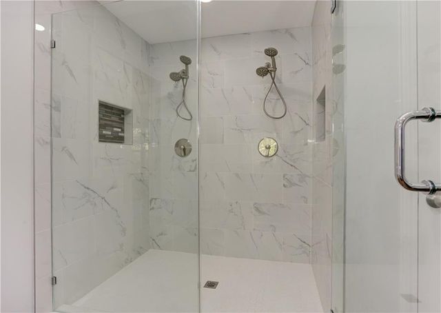 118 Wallnut Hall Circle, Woodstock, GA 30189