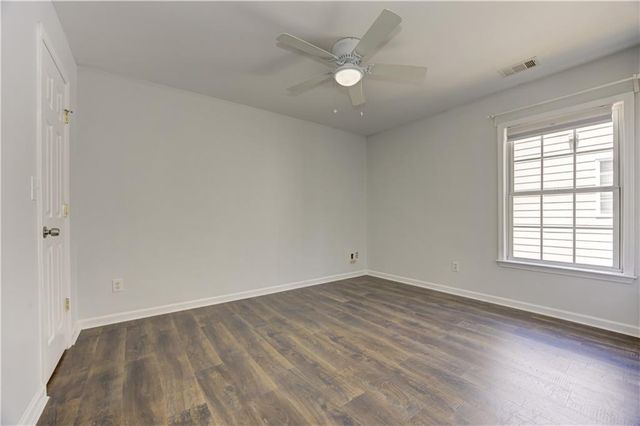 118 Wallnut Hall Circle, Woodstock, GA 30189