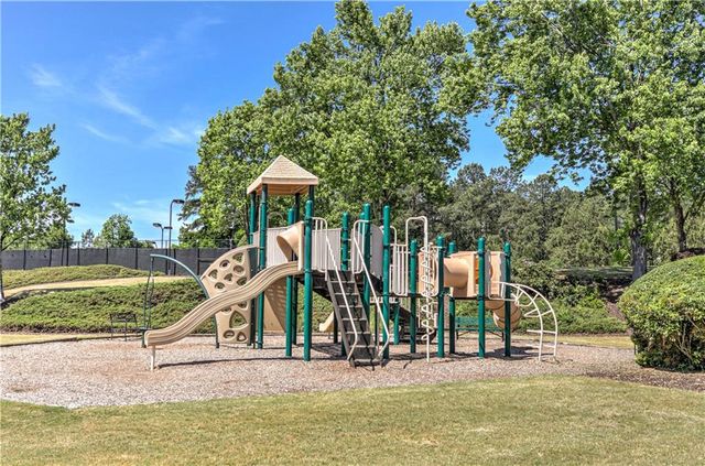 118 Wallnut Hall Circle, Woodstock, GA 30189
