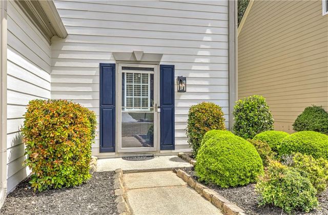 118 Wallnut Hall Circle, Woodstock, GA 30189