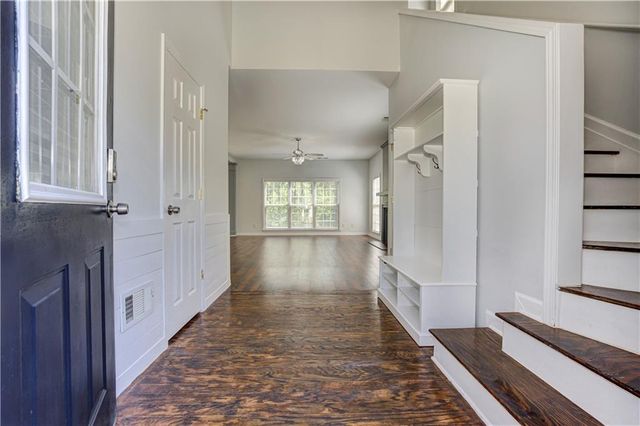 118 Wallnut Hall Circle, Woodstock, GA 30189