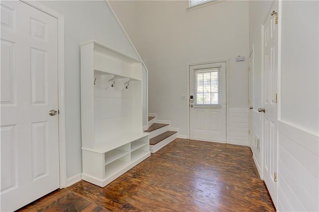 118 Wallnut Hall Circle, Woodstock, GA 30189