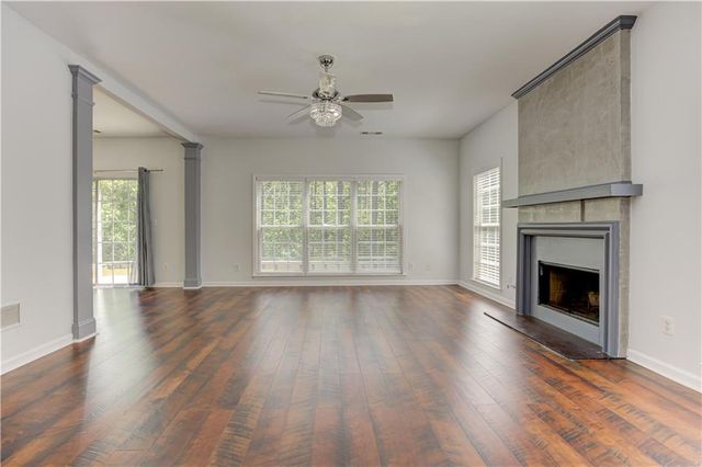 118 Wallnut Hall Circle, Woodstock, GA 30189