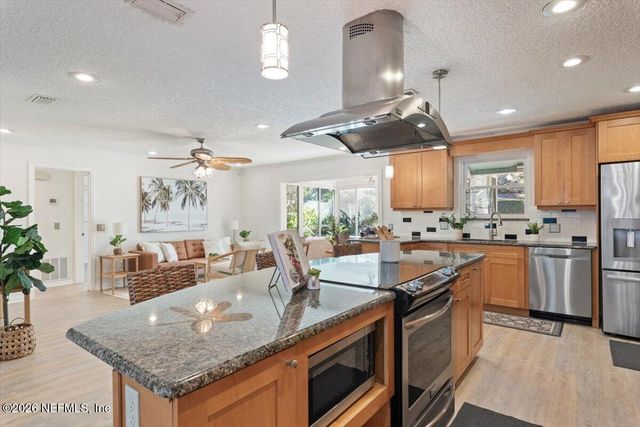 8134 VERACRUZ Drive, Jacksonville, FL 32211