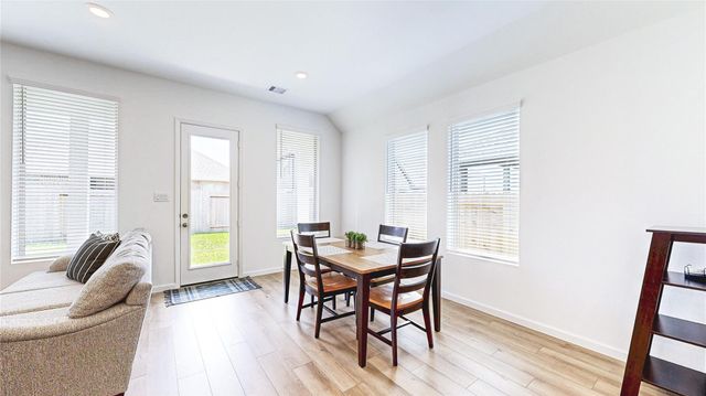 711 Hooks Trail Lane, League City, TX 77573